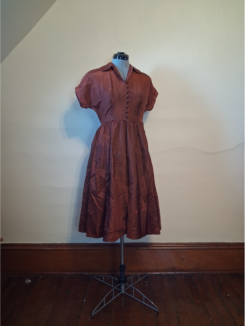 1940s 1950s dress, Johnathan Logan Embroidered Size 11 Elegant Dress